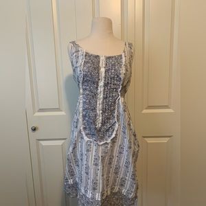 To the Max White Grey Floral Dress in M